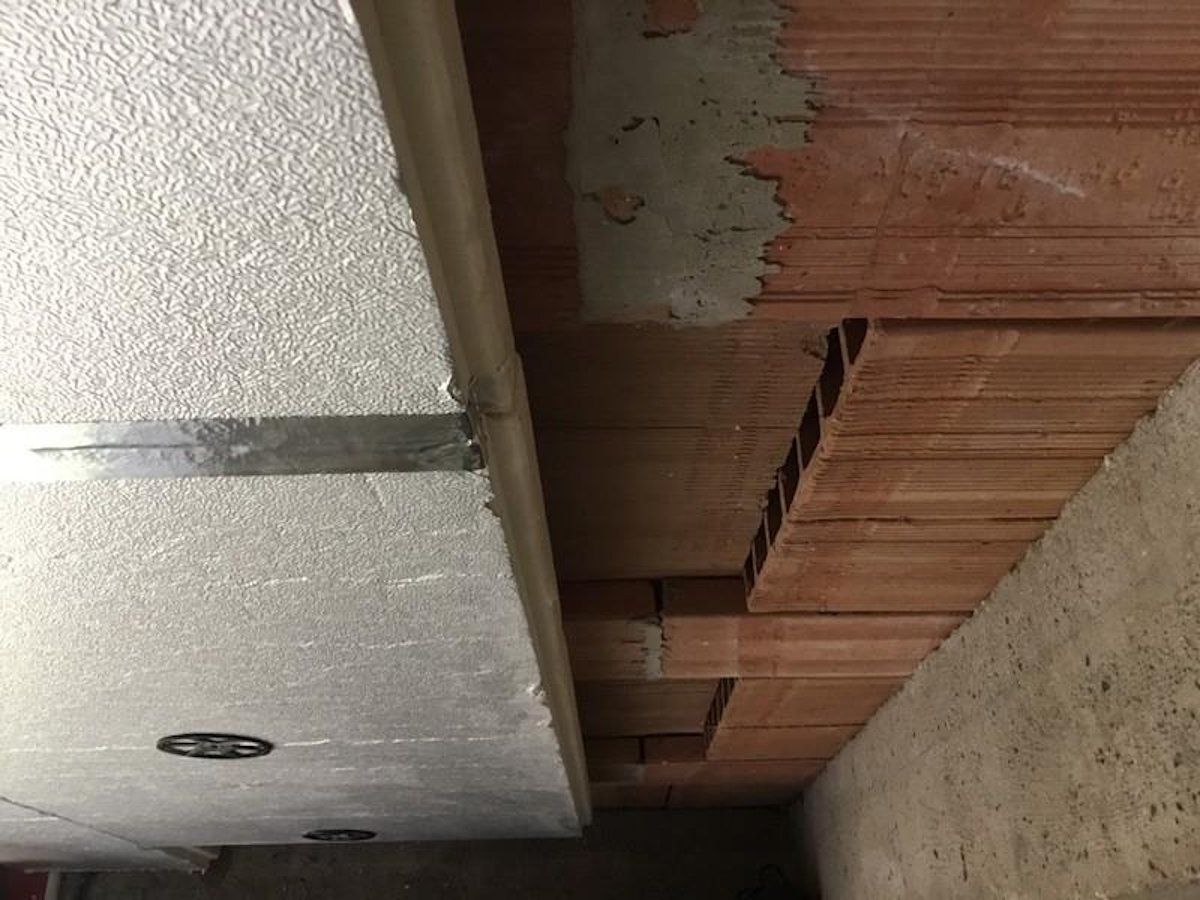 https://servicesrenovationhabitat.fr/wp-content/uploads/2024/10/isolation-Plancher.jpg